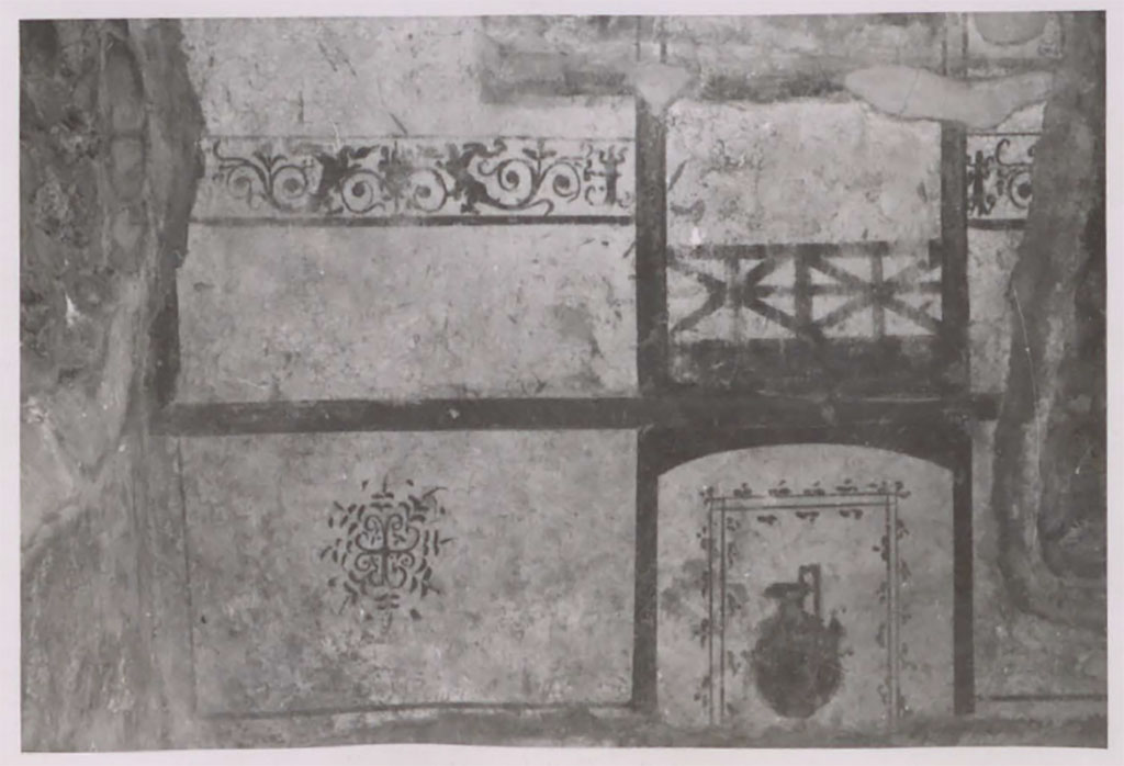 IX.5.2 Pompeii. Pre-1942. Room ‘c’, remaining painted decoration from lower south wall.
See Warscher, T. 1942. Catalogo illustrato degli affreschi del Museo Nazionale di Napoli. Sala LXXX. Vol.2. Rome, Swedish Institute.
DAIR 40.806. Photo © Deutsches Archäologisches Institut, Abteilung Rom, Arkiv.