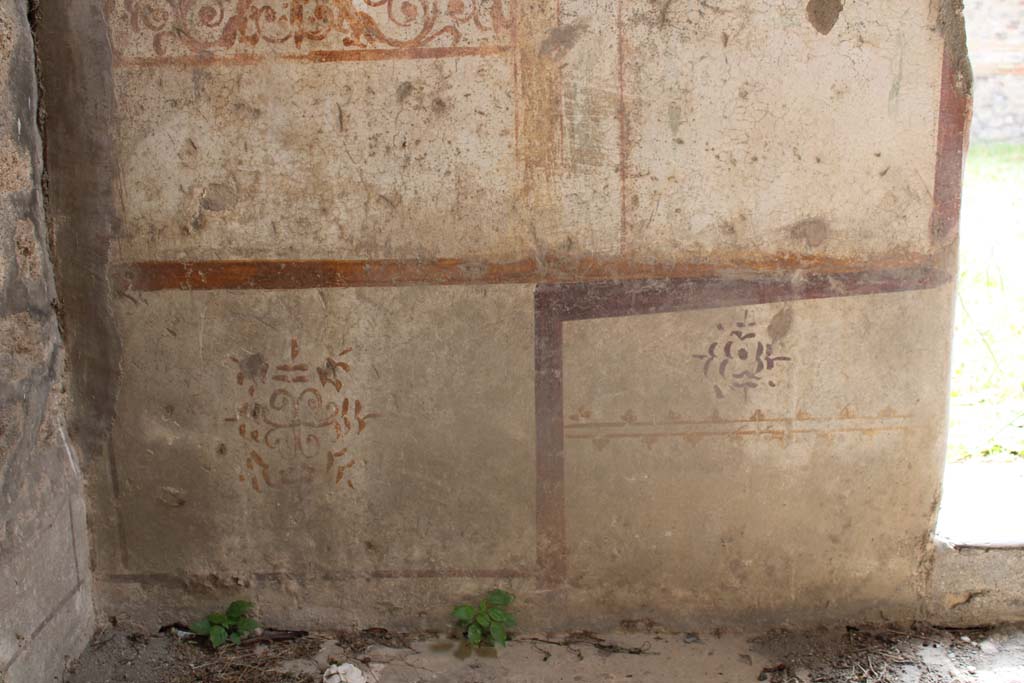 IX.5.2 Pompeii. May 2019. Room ‘c’, detail of zoccolo on west wall in south-west corner.
Foto Christian Beck, ERC Grant 681269 DÉCOR.