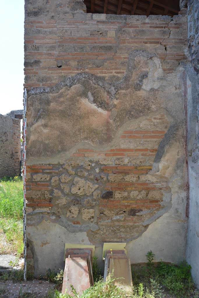 IX.5.2 Pompeii. May 2017. Room ‘i’, looking towards north wall, with doorway to atrium ‘b’, on left.
Foto Christian Beck, ERC Grant 681269 DÉCOR.
