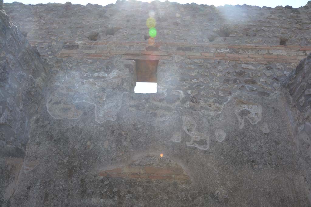 IX.5.2 Pompeii. May 2017. Room ‘g’, upper west wall.
Foto Christian Beck, ERC Grant 681269 DÉCOR.