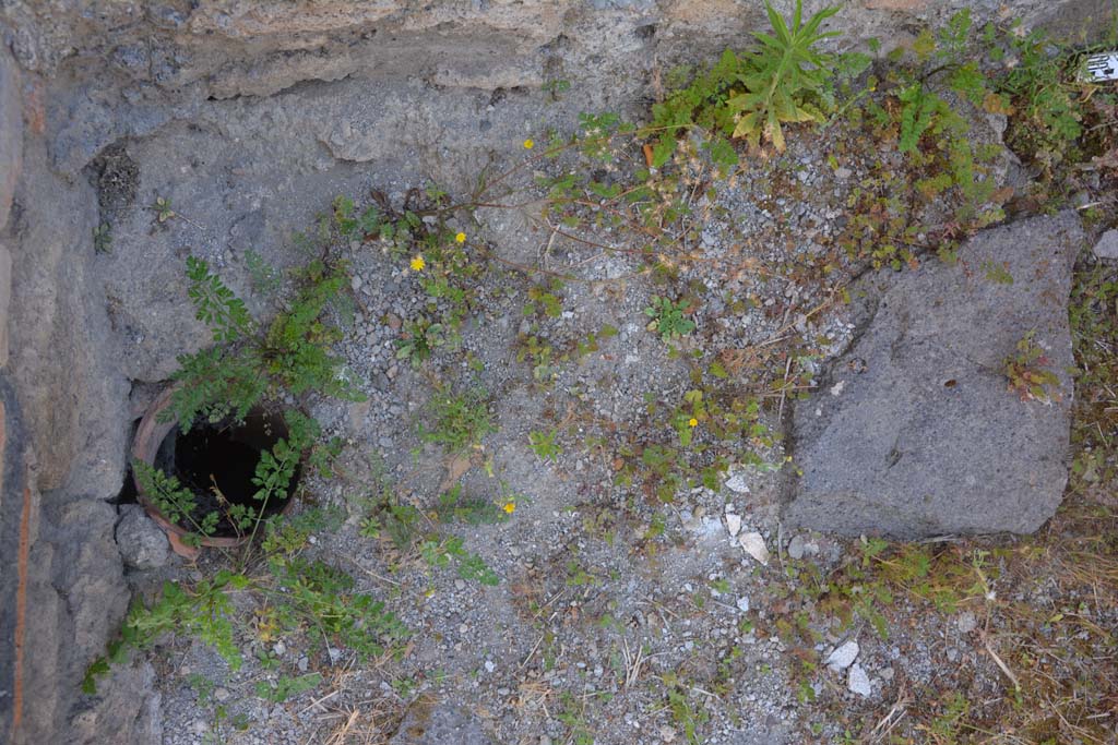 IX.5.3 Pompeii. May 2017. Detail from north-east corner.
Foto Christian Beck, ERC Grant 681269 DÉCOR.