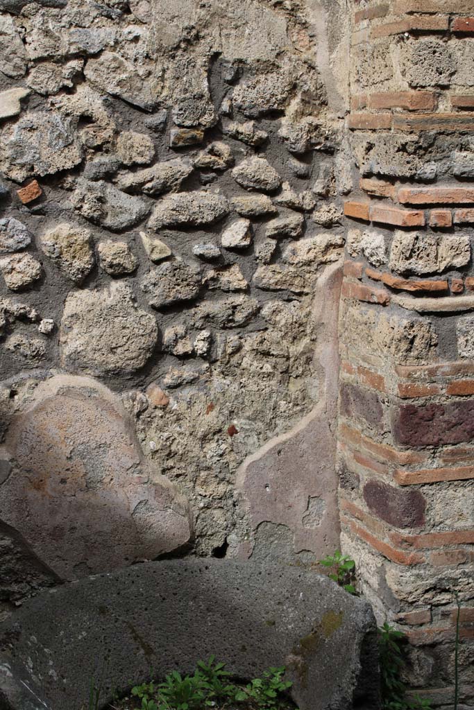 IX.5.4 Pompeii. March 2019. Room c, west wall with pilaster in north-west corner
Foto Christian Beck, ERC Grant 681269 DÉCOR.