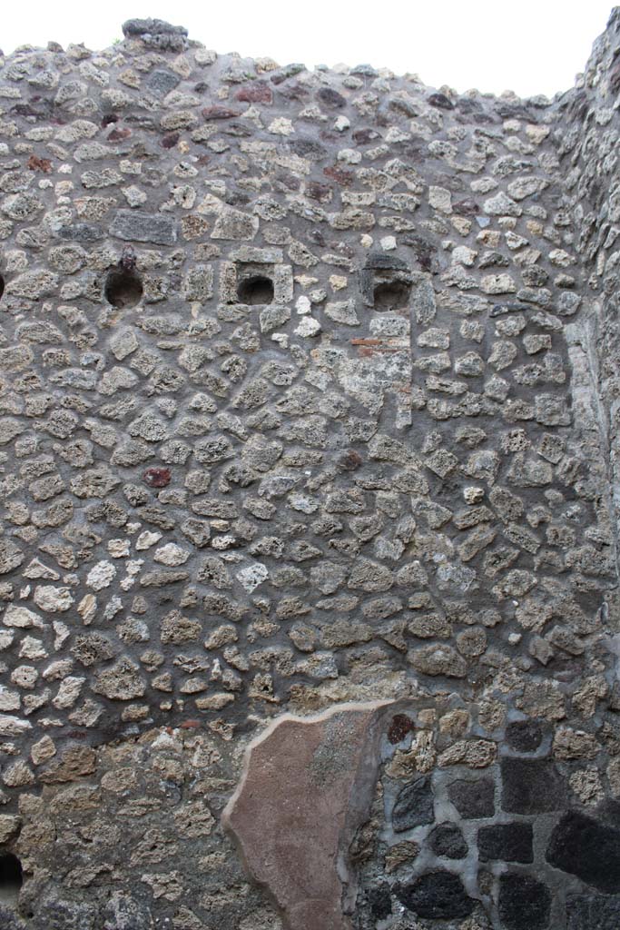 IX.5.4 Pompeii. March 2019. Room d, upper east wall in south-east corner
Foto Christian Beck, ERC Grant 681269 DÉCOR.