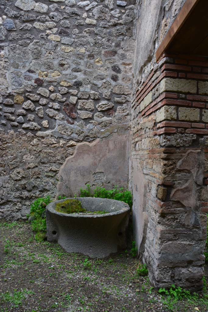 IX.5.4 Pompeii. March 2017. Room d, looking towards west wall in north-west corner.
Foto Christian Beck, ERC Grant 681269 DÉCOR.