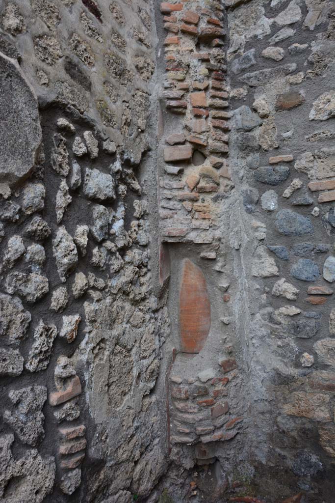 IX.5.4 Pompeii. March 2017. Room f, detail from upper north-west corner.
Foto Christian Beck, ERC Grant 681269 DÉCOR.