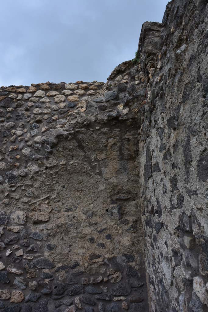 IX.5.4 Pompeii. March 2017. Room g, detail of upper north wall at east end.
Foto Christian Beck, ERC Grant 681269 DÉCOR.