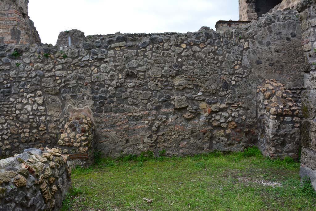 IX.5.4 Pompeii. March 2017. Rooms g, looking towards west wall.
Foto Christian Beck, ERC Grant 681269 DÉCOR.