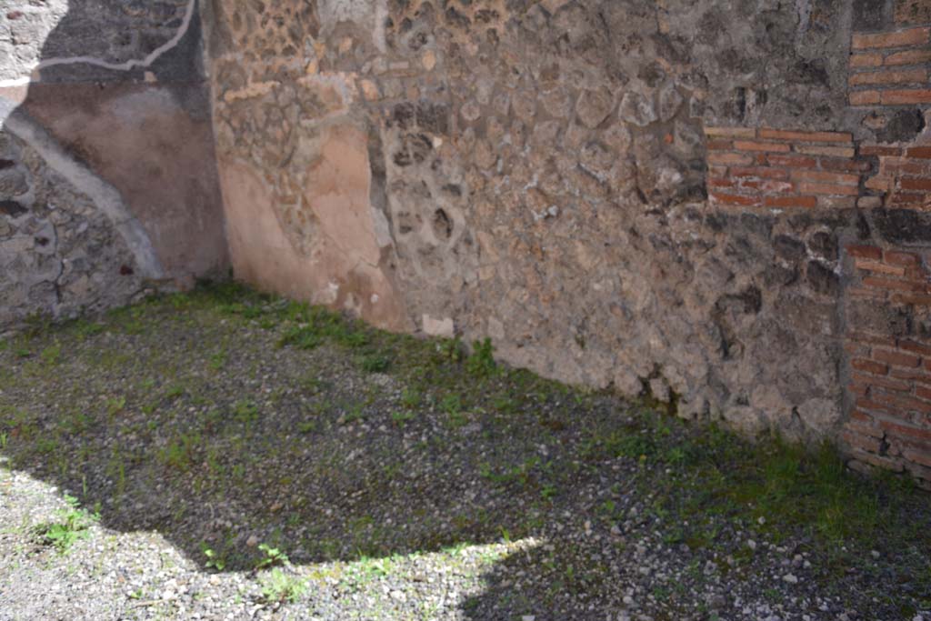 IX.5.4 Pompeii. March 2017. Room a, looking east along south wall.
Foto Christian Beck, ERC Grant 681269 DÉCOR.