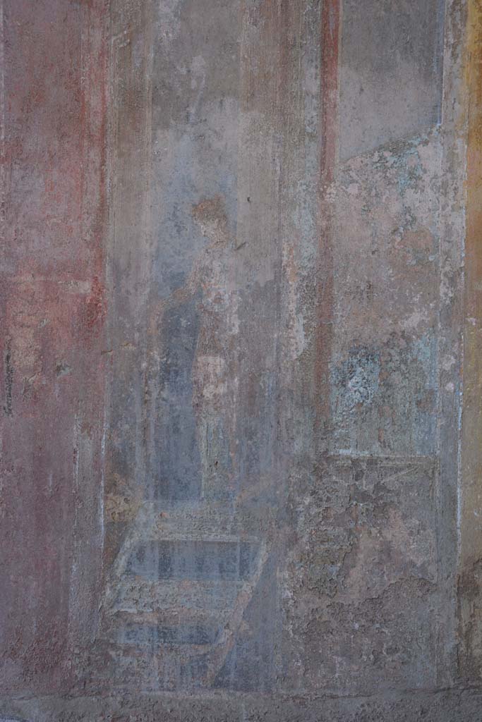 IX.5.6 Pompeii. May 2017.
Room i, lower east wall on south side of central panel, detail of figure.
Foto Christian Beck, ERC Grant 681269 DÉCOR