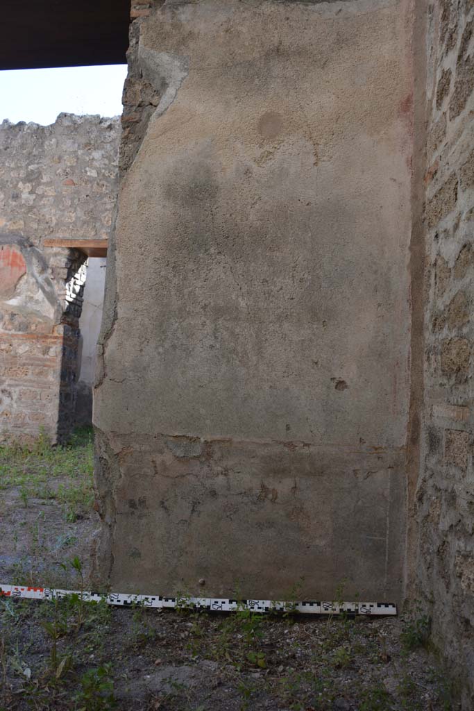 IX.5.6 Pompeii. May 2017. Room o, west wall on north side of doorway.
Foto Christian Beck, ERC Grant 681269 DÉCOR.