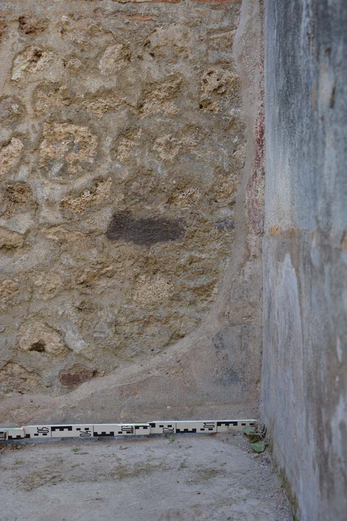 IX.5.6 Pompeii. May 2017. Room o, lower north-east corner.
Foto Christian Beck, ERC Grant 681269 DÉCOR.
