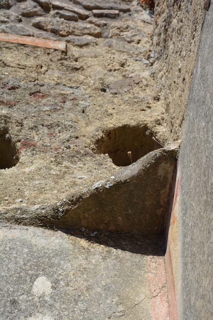 IX.5.6 Pompeii. May 2017.
Room o, detail from east wall and part of ceiling in south-east corner.
Foto Christian Beck, ERC Grant 681269 DÉCOR.