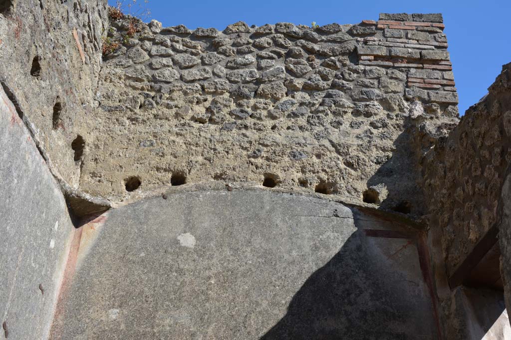 IX.5.6 Pompeii. May 2017. Room o, looking towards upper south wall.
Foto Christian Beck, ERC Grant 681269 DÉCOR.
