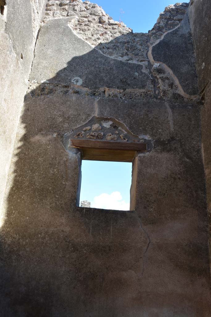 IX.5.6 Pompeii. May 2017. Room p, looking towards south wall with window.
Foto Christian Beck, ERC Grant 681269 DÉCOR.