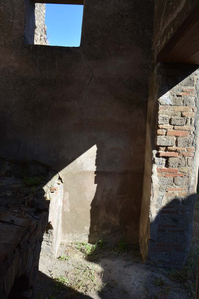 IX.5.6 Pompeii. May 2017.
Room p, looking towards south wall, south-west corner and doorway in west wall.
Foto Christian Beck, ERC Grant 681269 DÉCOR.