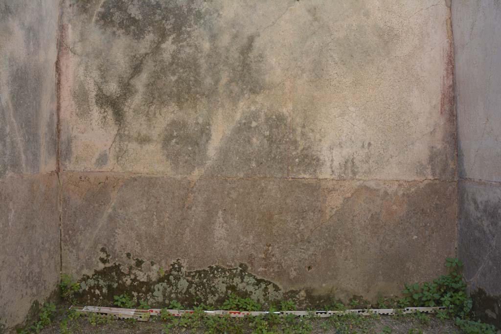 IX.5.6 Pompeii. May 2017. Room r, looking towards lower south wall.
Foto Christian Beck, ERC Grant 681269 DÉCOR.