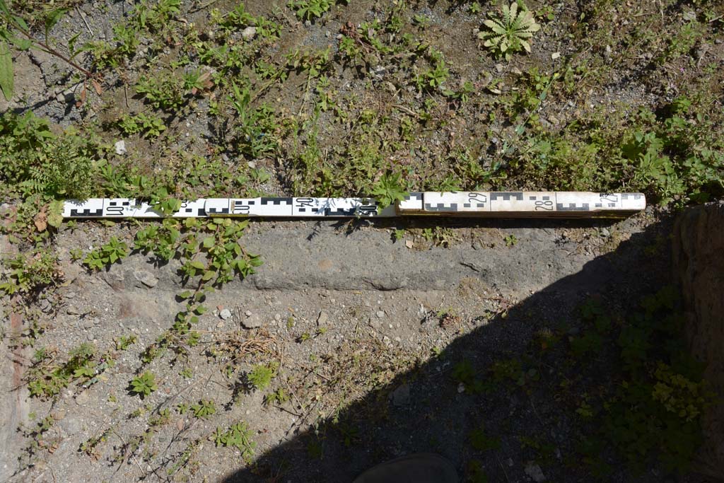 IX.5.6 Pompeii. May 2017. Room r, detail of doorway threshold.
Foto Christian Beck, ERC Grant 681269 DÉCOR.