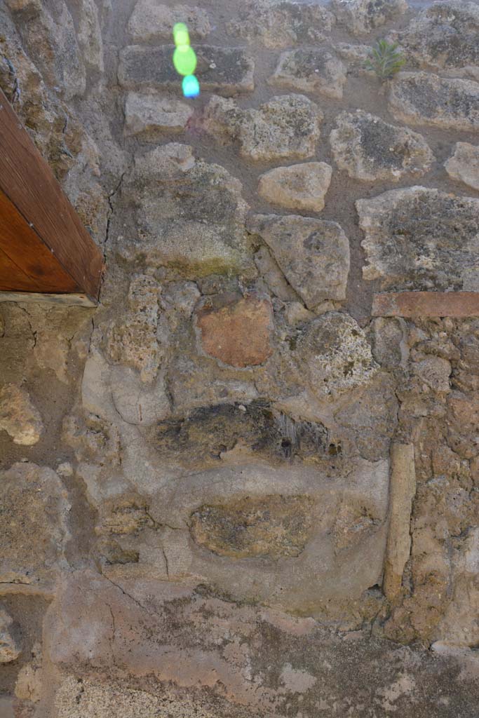 IX.5.6 Pompeii. May 2017. Room t, upper south wall in south-east corner.
Foto Christian Beck, ERC Grant 681269 DÉCOR.