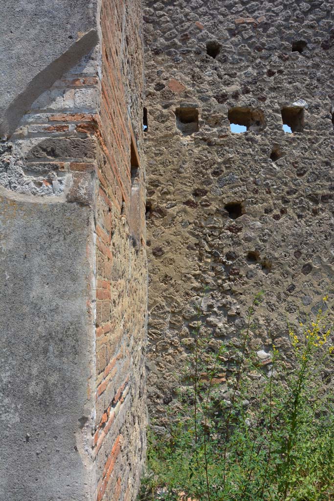 IX.5.6 Pompeii. May 2017.
Room u, looking east from south wall of room p, towards garden wall.
Foto Christian Beck, ERC Grant 681269 DÉCOR.