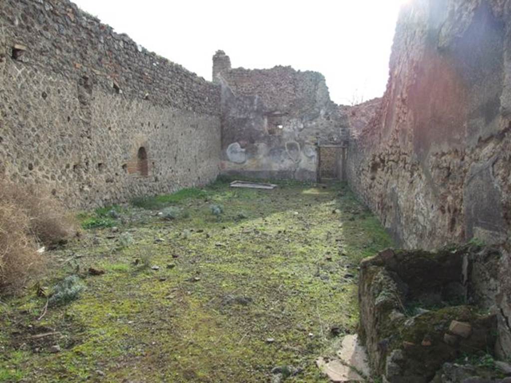 IX.5.6 Pompeii. December 2007. Room u, looking south across garden area.