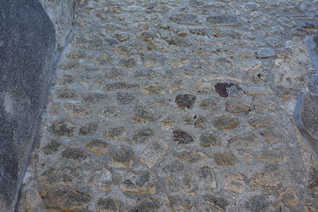IX.5.6 Pompeii. May 2017. Room b, upper west wall at south end.
Foto Christian Beck, ERC Grant 681269 DÉCOR.
