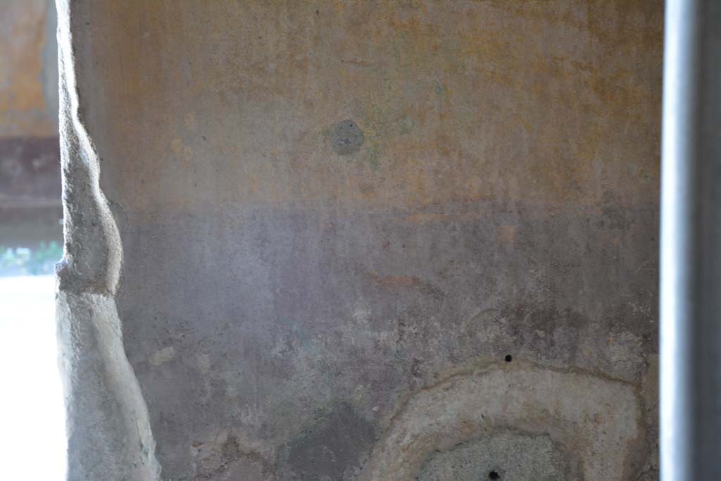 IX.5.6 Pompeii. May 2017. Room h, detail from east wall on south side of doorway
Foto Christian Beck, ERC Grant 681269 DÉCOR.