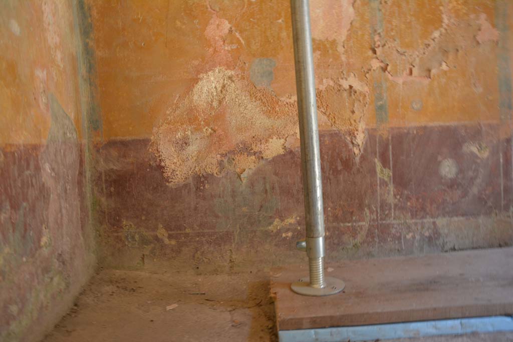 IX.5.6 Pompeii. May 2017. Room h, looking towards north wall at west end.
Foto Christian Beck, ERC Grant 681269 DÉCOR.
