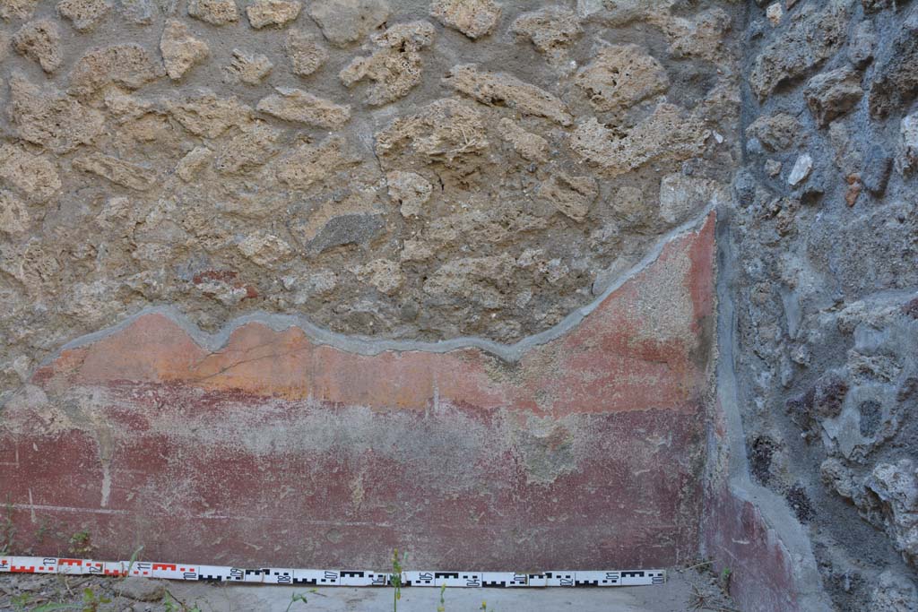 IX.5.6 Pompeii. May 2017. Room f, north wall at east end in north-east corner.
Foto Christian Beck, ERC Grant 681269 DÉCOR.