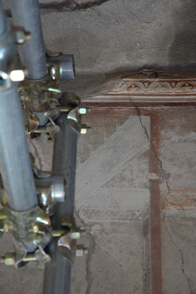 IX.5.6 Pompeii. May 2017. Room g, detail from upper south wall near south-west corner.
Foto Christian Beck, ERC Grant 681269 DÉCOR.