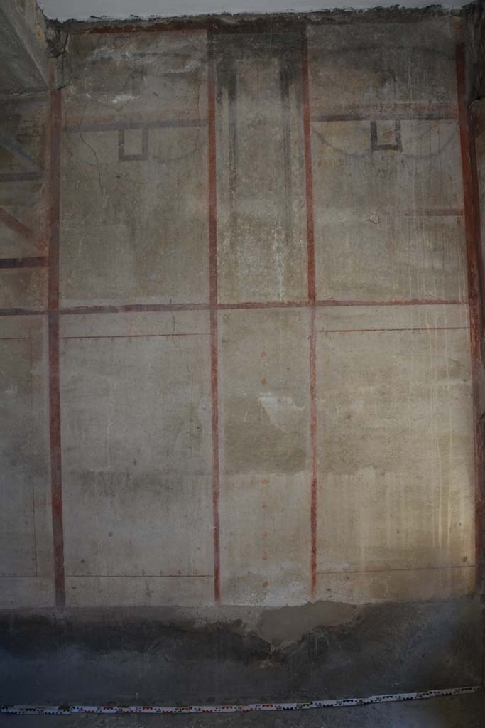 IX.5.6 Pompeii. May 2017.
Room l (L), looking towards east wall, (this also could also be described as the east wall of room k’).
Foto Christian Beck, ERC Grant 681269 DÉCOR.