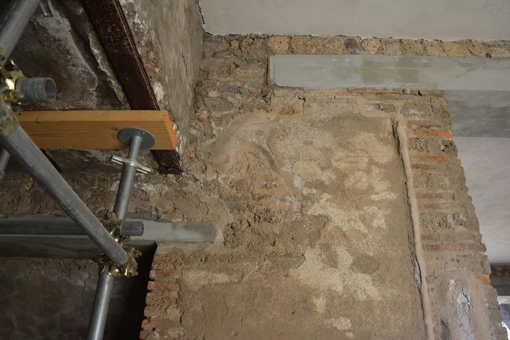 IX.5.6 Pompeii. May 2017. Room m, looking towards upper north wall on west side of window to tablinum, on right.
Foto Christian Beck, ERC Grant 681269 DÉCOR.