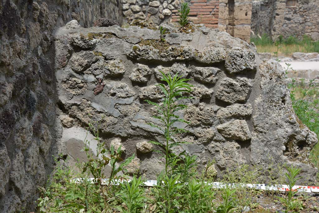 IX.5.8 Pompeii. May 2017.
Looking north towards wall separating room in south-west corner from another room in centre on west side.
Foto Christian Beck, ERC Grant 681269 DÉCOR.