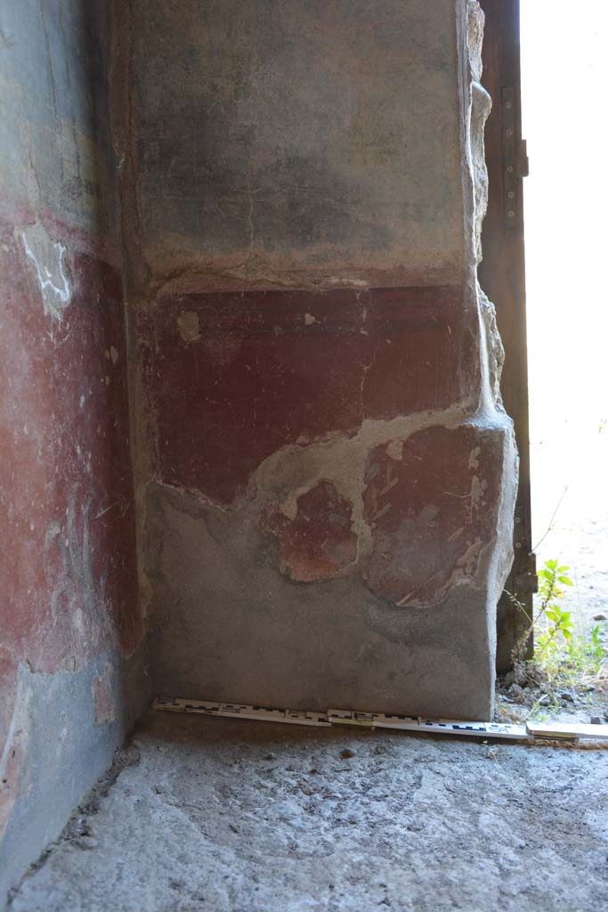 IX.5.9 Pompeii. May 2017.
Room “l (L)”, looking towards lower east wall in north-east corner.
Foto Christian Beck, ERC Grant 681269 DÉCOR.