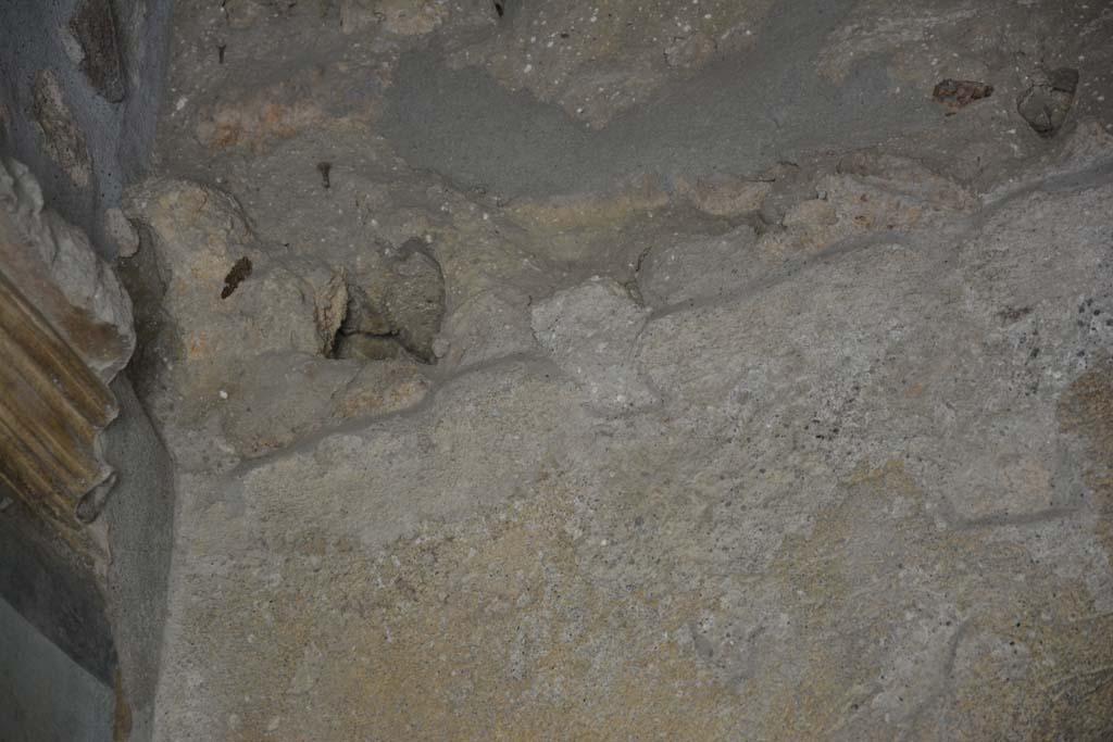 IX.5.9 Pompeii. May 2017. Room “l (L)”, detail from upper west wall in south-west corner.
Foto Christian Beck, ERC Grant 681269 DÉCOR.
