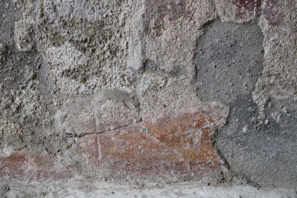 IX.5.9 Pompeii. May 2019. Room “l (L)”, detail from lower zoccolo under window in south wall, at floor level.
Foto Christian Beck, ERC Grant 681269 DÉCOR.
