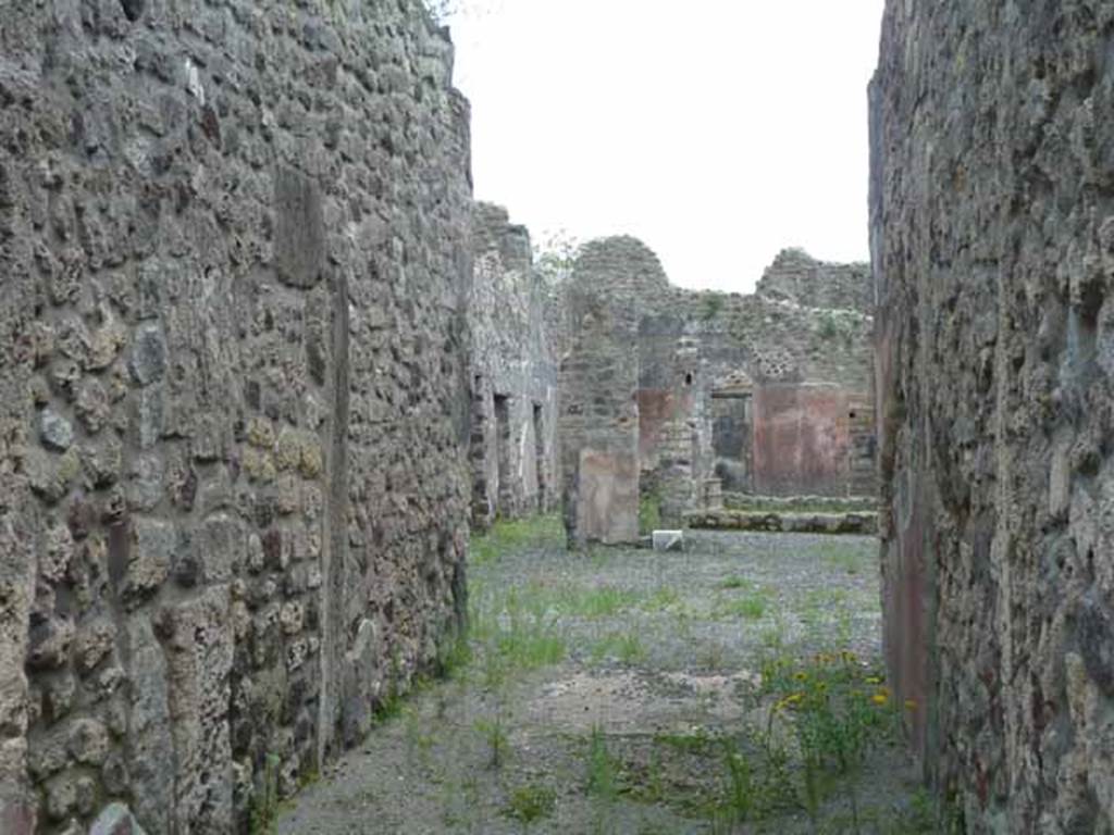 IX.5.9 Pompeii. May 2010. Looking south from entrance towards rooms “m”, “n” and “o”.