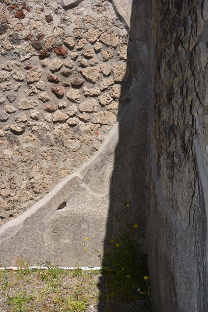 IX.5.9 Pompeii. May 2017. Room “m”, north wall in north-east corner.
Foto Christian Beck, ERC Grant 681269 DÉCOR.
