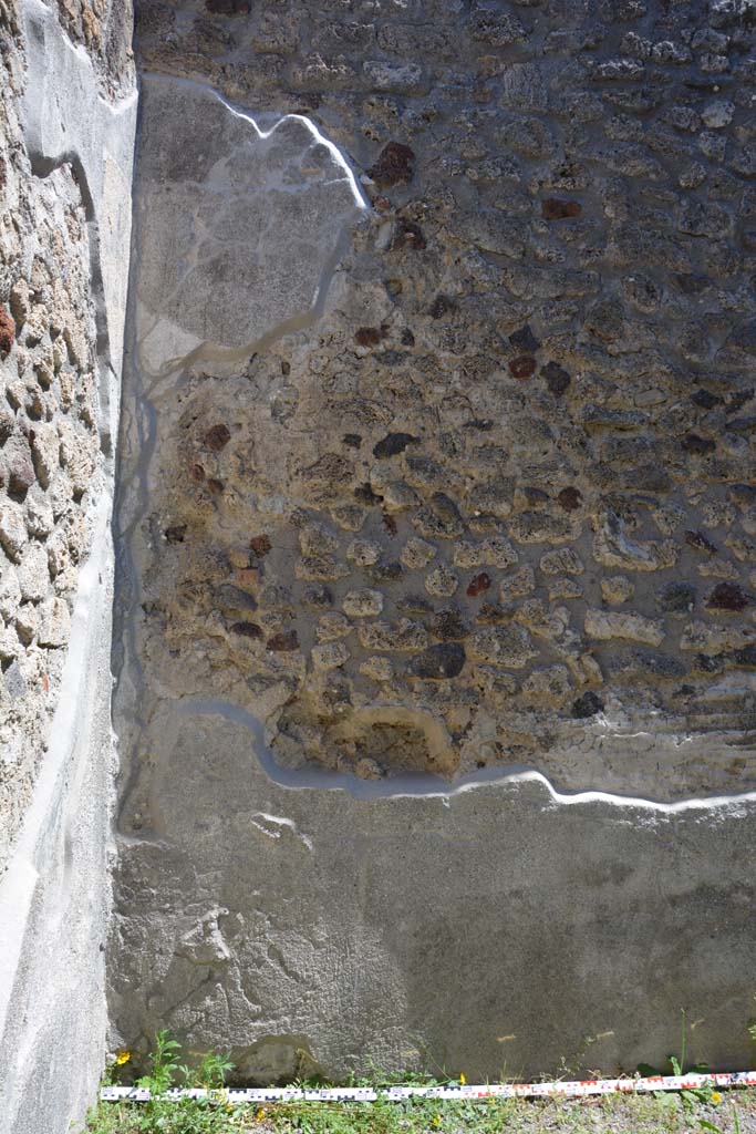 IX.5.9 Pompeii. May 2017. Room “m”, east wall at north end.
Foto Christian Beck, ERC Grant 681269 DÉCOR.