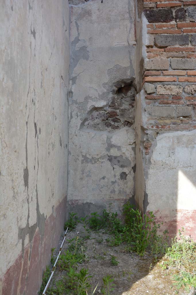 IX.5.9 Pompeii. May 2017. Room “o”, looking east to recess in north-east corner.
Foto Christian Beck, ERC Grant 681269 DÉCOR.