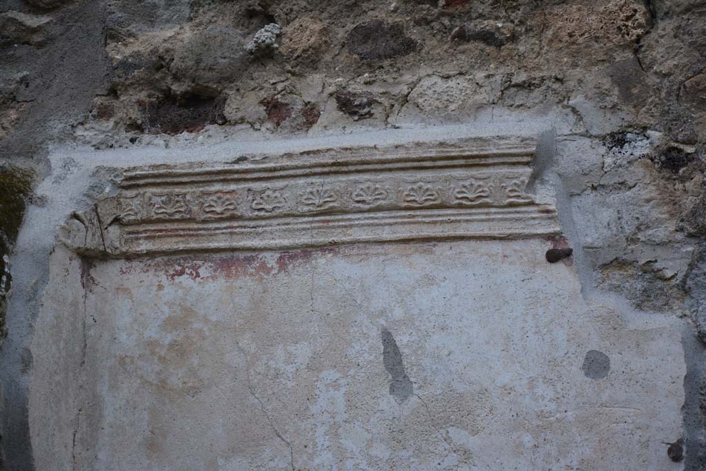 IX.5.9 Pompeii. March 2017. Room “o”, cornice in polychrome (red and yellow) stucco on upper north wall in north-west corner.
Foto Christian Beck, ERC Grant 681269 DÉCOR.