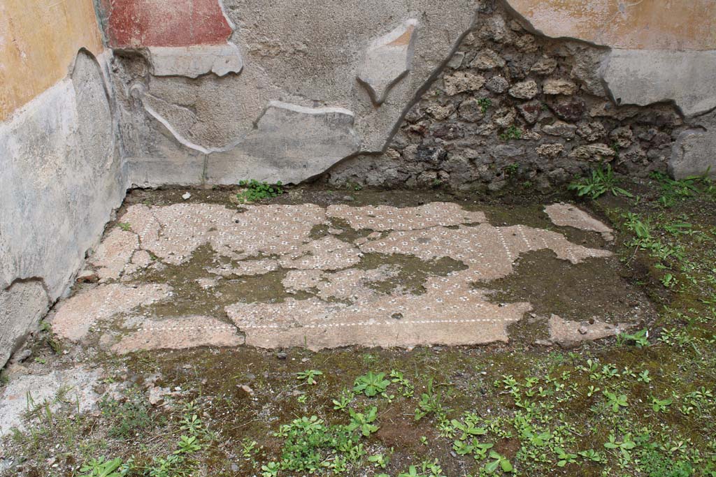 IX.5.9 Pompeii. May 2019. Room “p”, looking east across flooring
Foto Christian Beck, ERC Grant 681269 DÉCOR.
