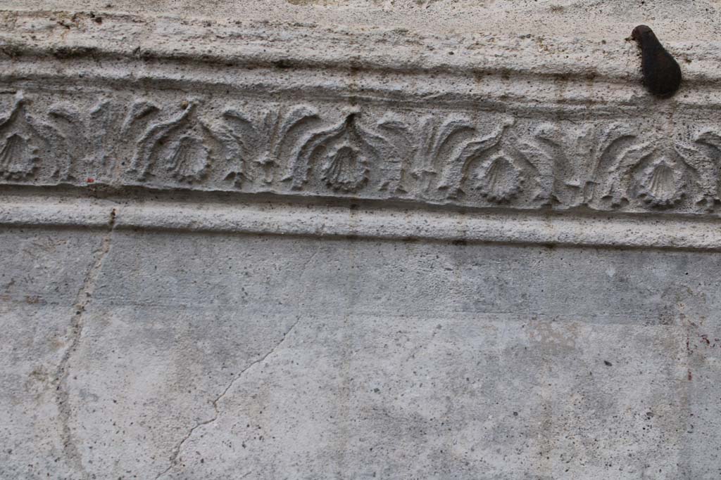 IX.5.9 Pompeii. May 2019. Room p, stucco cornice and remaining decoration at top of south wall.
Foto Christian Beck, ERC Grant 681269 DÉCOR
