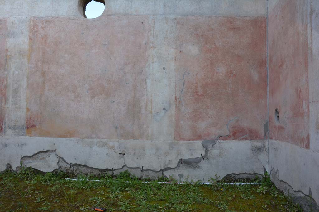 IX.5.9 Pompeii. May 2017. Room “p”, south wall at west end.
Foto Christian Beck, ERC Grant 681269 DÉCOR.
IX.5.9 Pompeii. May 2017. Room “p”, south wall at centre and west end.
Foto Christian Beck, ERC Grant 681269 DÉCOR.