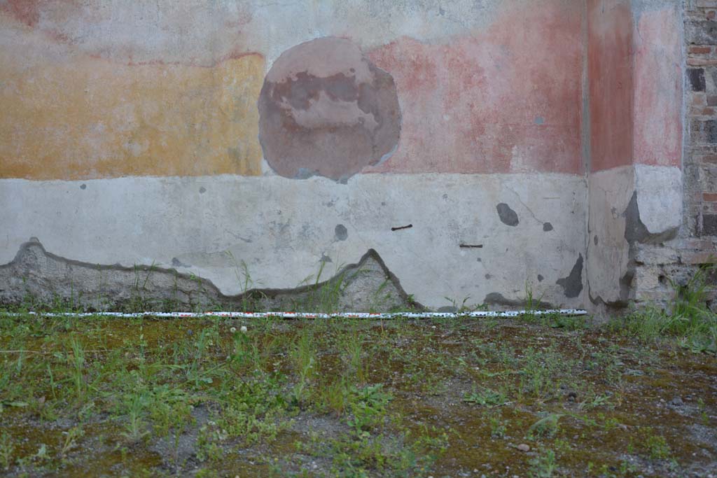 IX.5.9 Pompeii. May 2017. Room “p”, lower west wall at north end.
Foto Christian Beck, ERC Grant 681269 DÉCOR.
