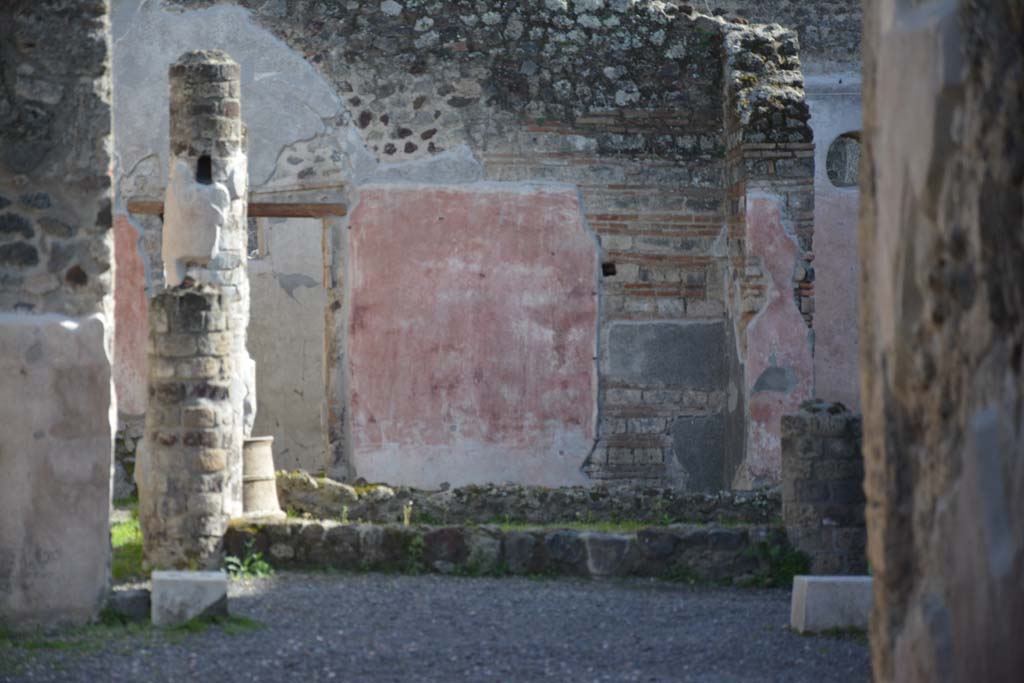 IX.5.9 Pompeii. March 2017. Room “b”, looking south from atrium “b” towards peristyle “i”.
Foto Christian Beck, ERC Grant 681269 DÉCOR.