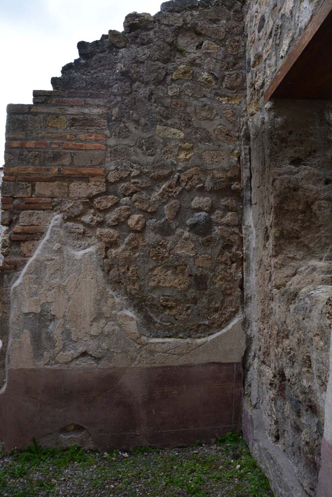 IX.5.9 Pompeii. March 2017. Room f, west wall in north-west corner.
Foto Christian Beck, ERC Grant 681269 DÉCOR.