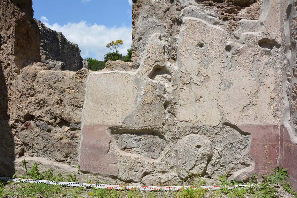IX.5.9 Pompeii. May 2017. Room “f”, lower north wall.
Foto Christian Beck, ERC Grant 681269 DÉCOR.