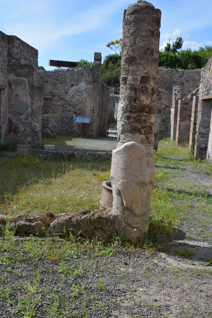 IX.5.9 Pompeii. May 2017. Room “i”, looking north from south-east portico.
Foto Christian Beck, ERC Grant 681269 DÉCOR.