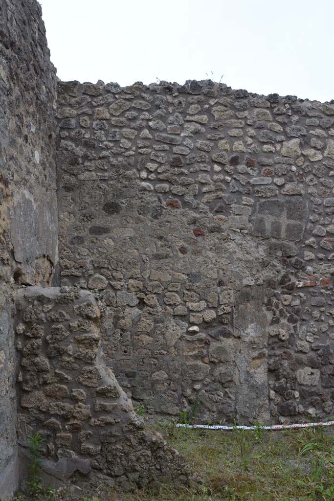 IX.5.10 Pompeii. May 2017. Looking towards west wall in south-west corner.
Foto Christian Beck, ERC Grant 681269 DÉCOR.