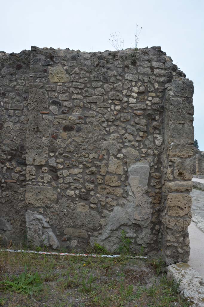 IX.5.10 Pompeii. May 2017. Looking towards west wall at north end of shop-room.
Foto Christian Beck, ERC Grant 681269 DÉCOR.